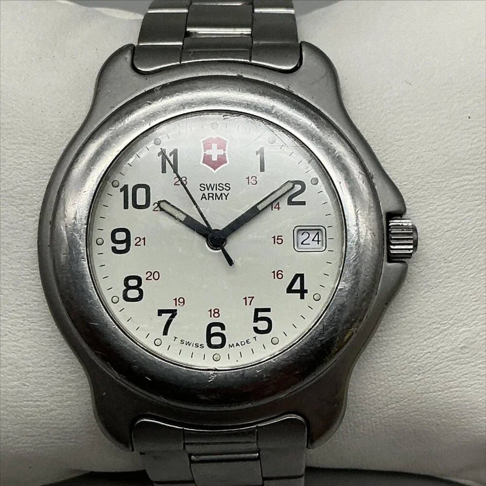 Victorinox Swiss Army Officers Mens Watch 40mm White Dial Date New Battery 7